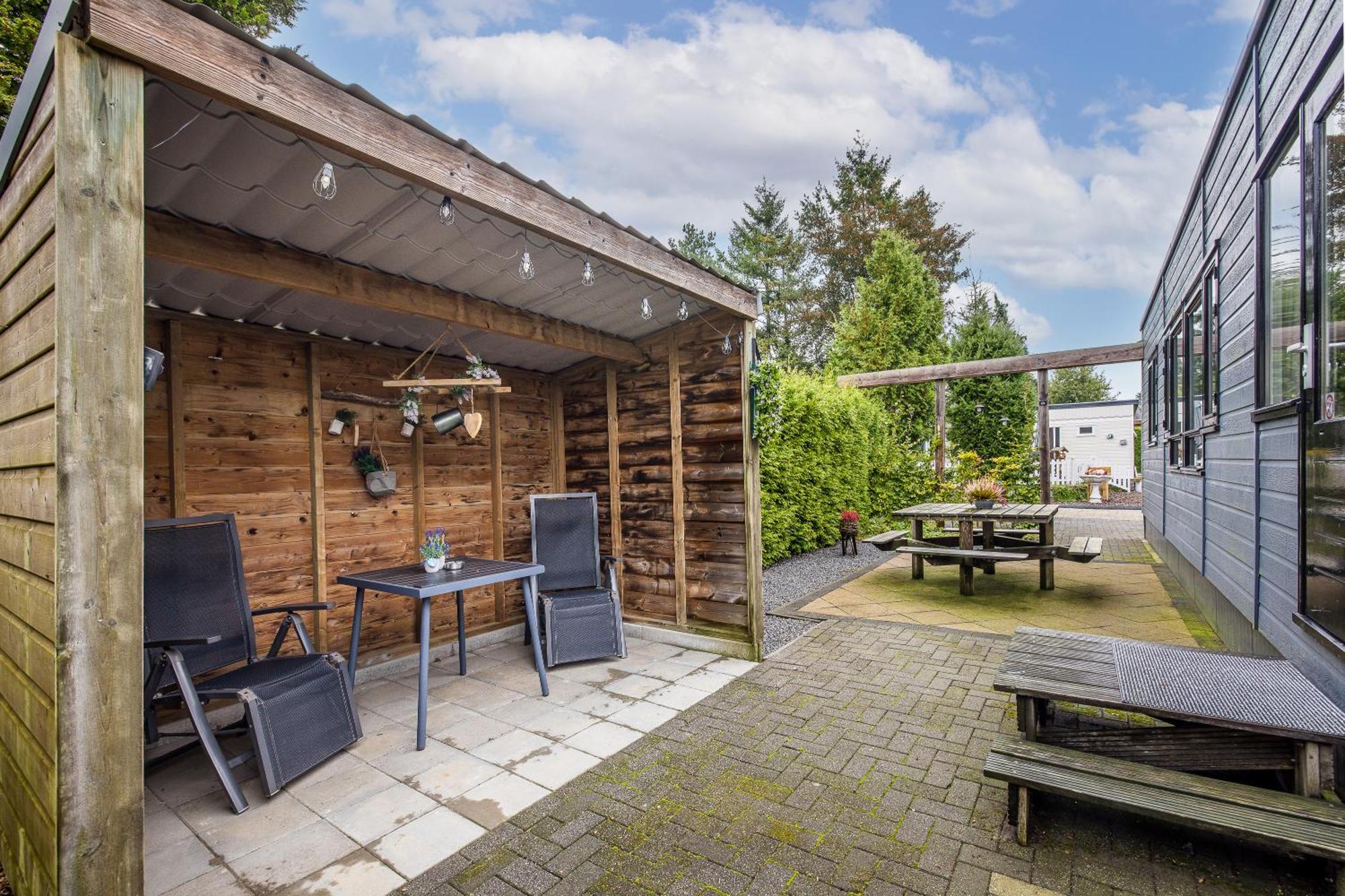 Chalet 'T Veluws Stulpje "Geniet, Ontspan En Droom Even Lekker Weg!" Putten Kültér fotó